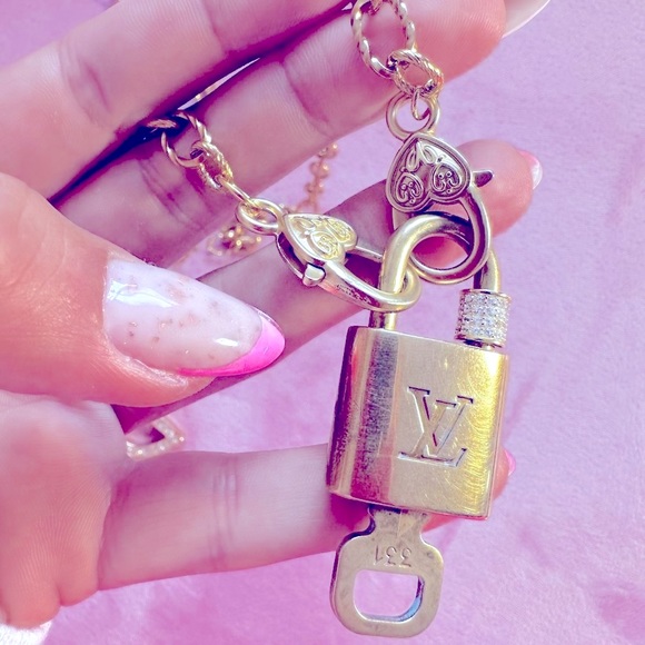 Louis Vuitton LV Padlock and Key on a Stainless Steel Gold Necklace Authentic - Picture 3 of 16